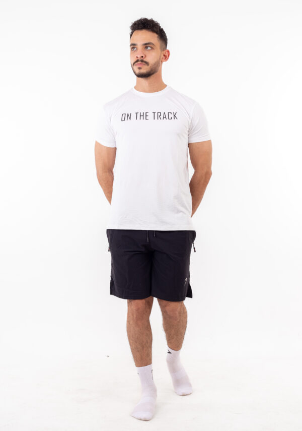 1I7A0004 OnTheTrack white